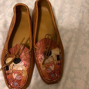 Like New, icon shoes. Comes with a duster, 8